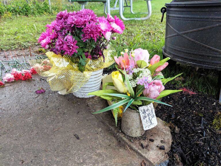 Flowers on Chinese shrine