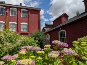 Willamette Heritage grounds