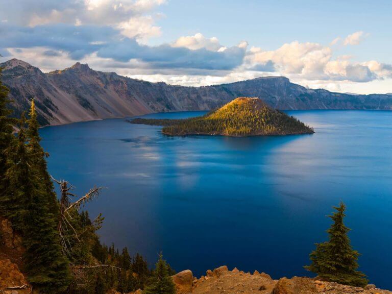 View of Crater Lake and Wizard Island