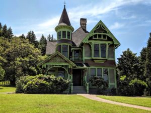 Victorian house in Drain, Oregon