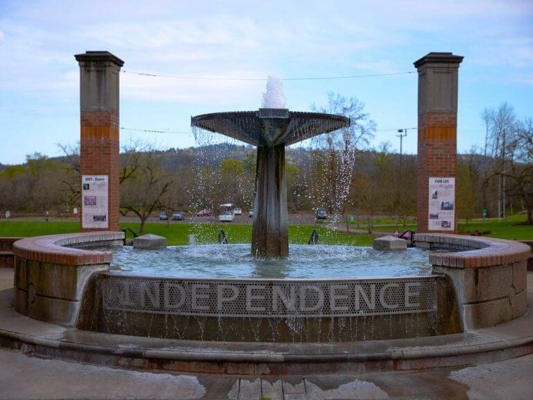 Public fountain in Independence, Oregon
